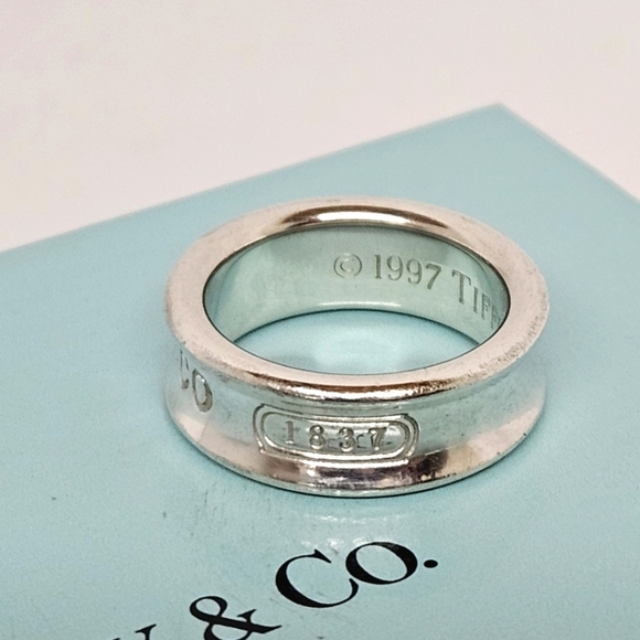 Tiffany & Co. 1837 Ring In Sterling Silver 1997 Size 5 Medium - Picture 4 of 10
